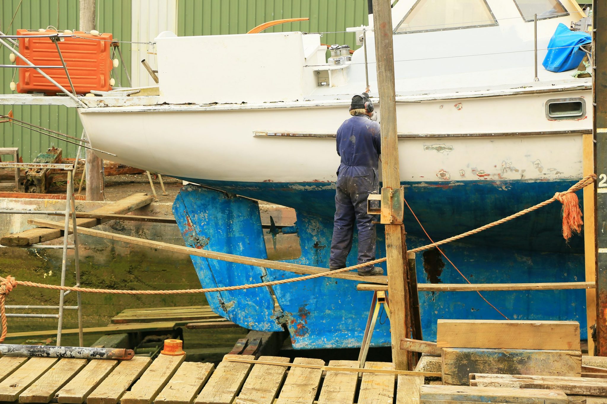 Antifouling for the Novice Boat Owner International Marine Centre Ltd.
